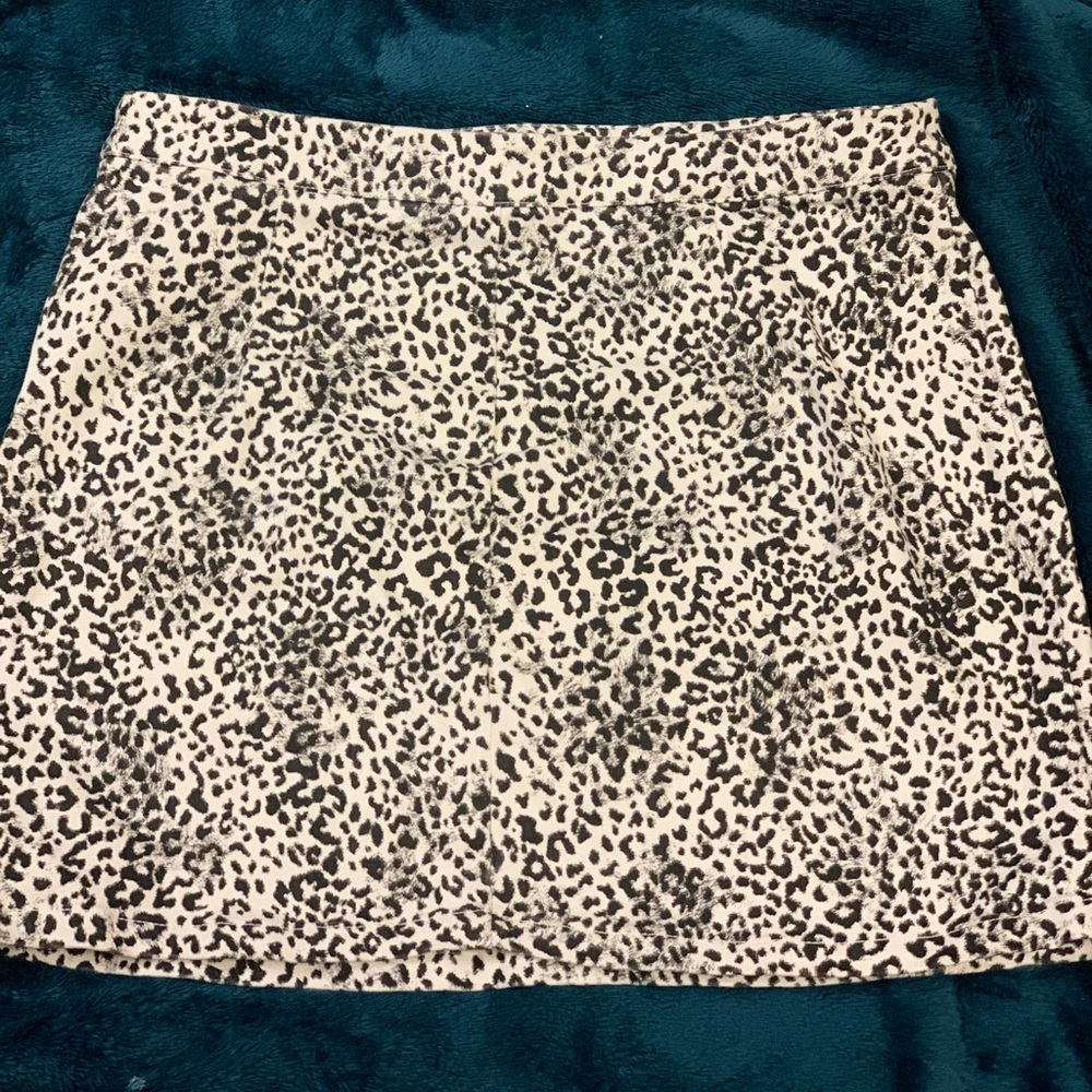 Leopard print skirt
